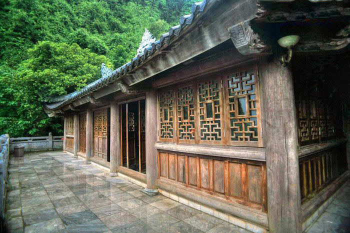 Đền thánh Nguyễn