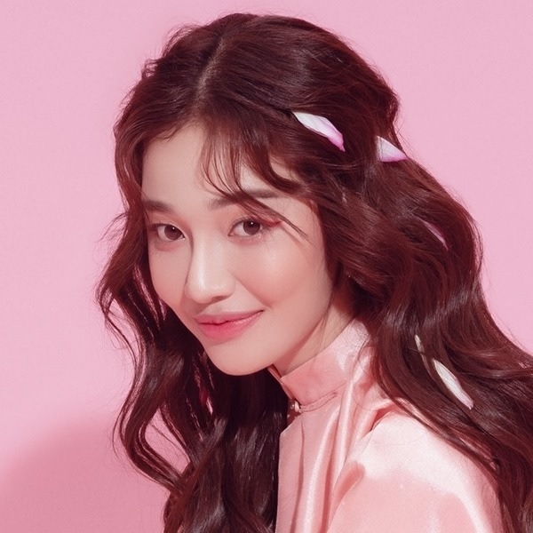 Ca sĩ Hoàng Duyên Ca sĩ Hoàng Duyên