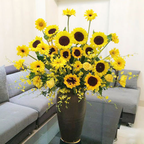 Cách cắm hoa hướng dương để bàn thờ