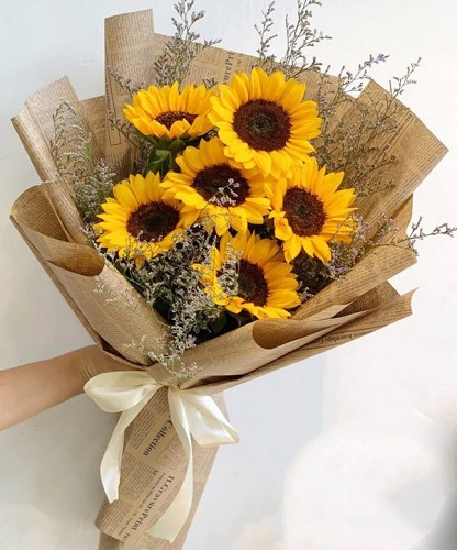 Cách bó hoa hướng dương 5 bông đẹp