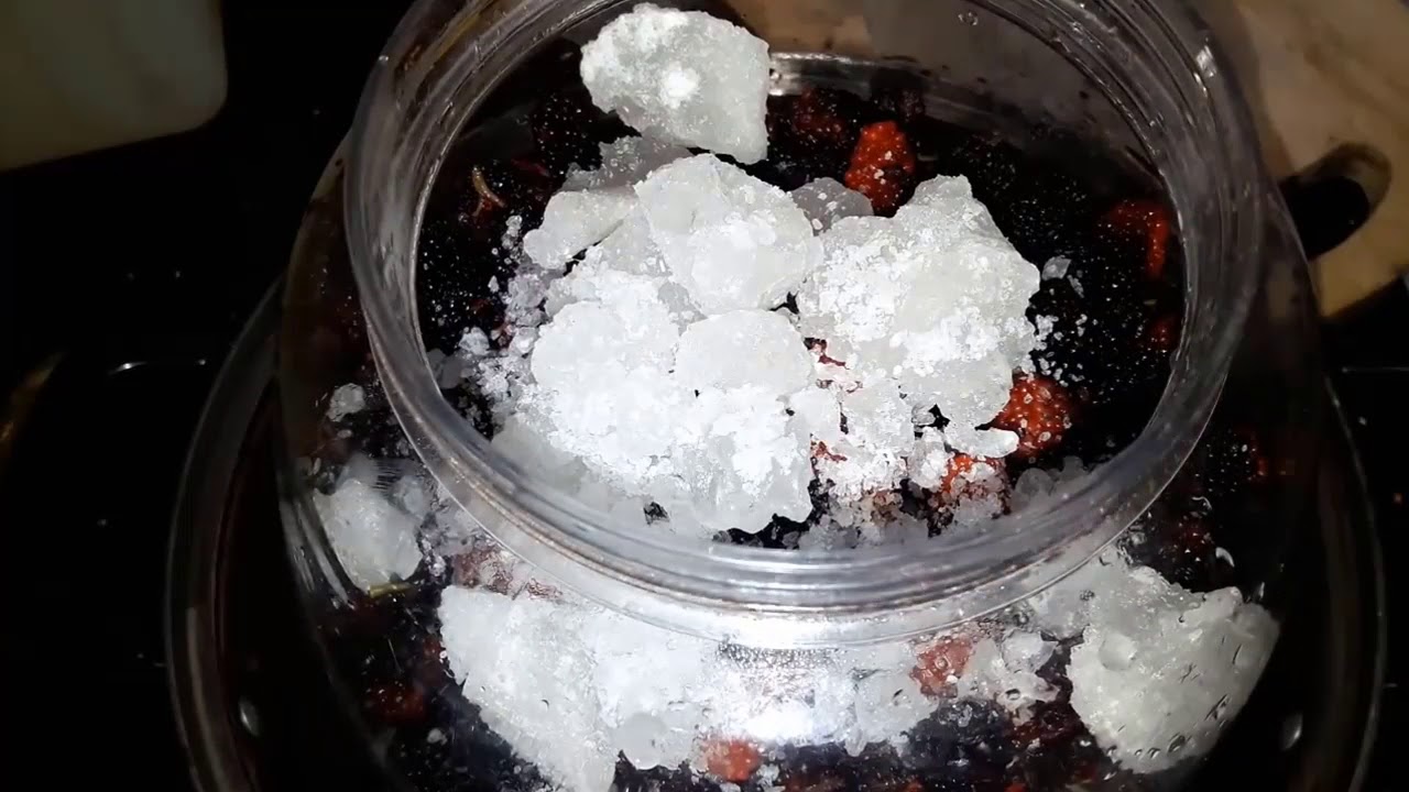 Cách ngâm dâu tằm ngon với đường phèn Cách ngâm dâu tằm ngon với đường phèn