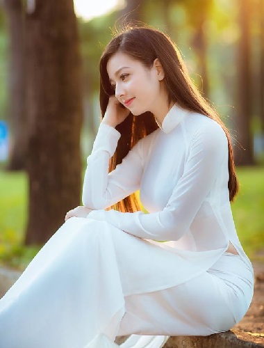 Cách tạo dáng chụp ảnh áo dài kỷ yếu