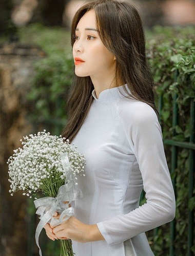 Cách tạo dáng chụp ảnh áo dài kỷ yếu