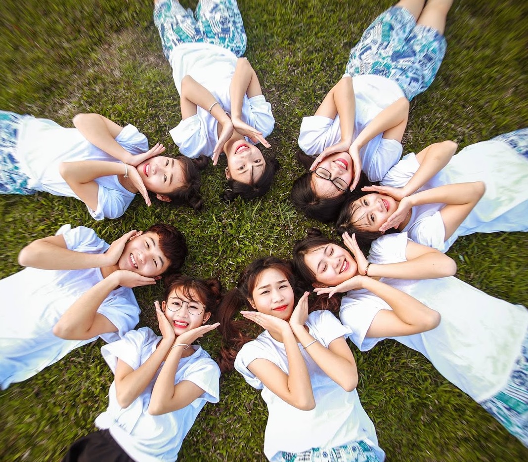 Chụp ảnh kỷ yếu