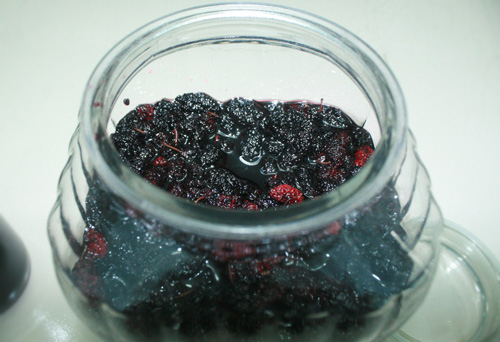 Tác dụng của nước dâu tằm ngâm đường phèn Tác dụng của nước dâu tằm ngâm đường phèn