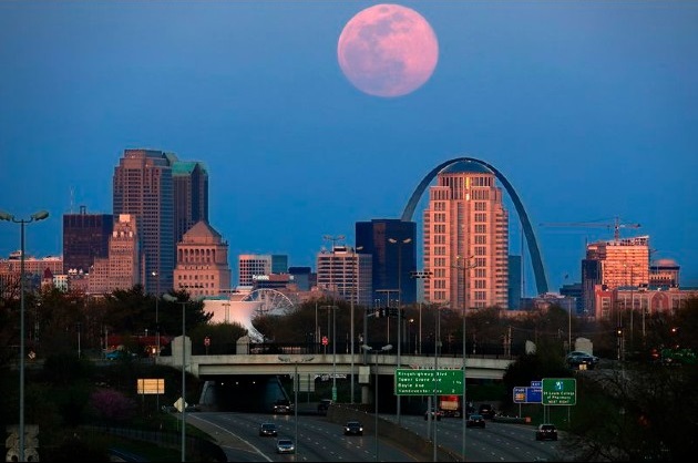 Siêu trăng hồng năm 2020 tại Missouri.
