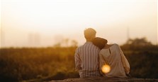 Thơ tình yêu ngắn 2 câu, thơ 4 câu về tình yêu lãng mạn
