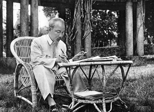 Những bài thơ lục bát về Bác Hồ hay, ý nghĩa, xúc động nhất Những bài thơ lục bát về Bác Hồ hay, ý nghĩa, xúc động nhất