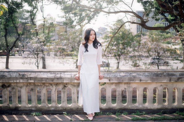 Các kiểu tạo dáng chụp ảnh kỷ yếu đơn giản