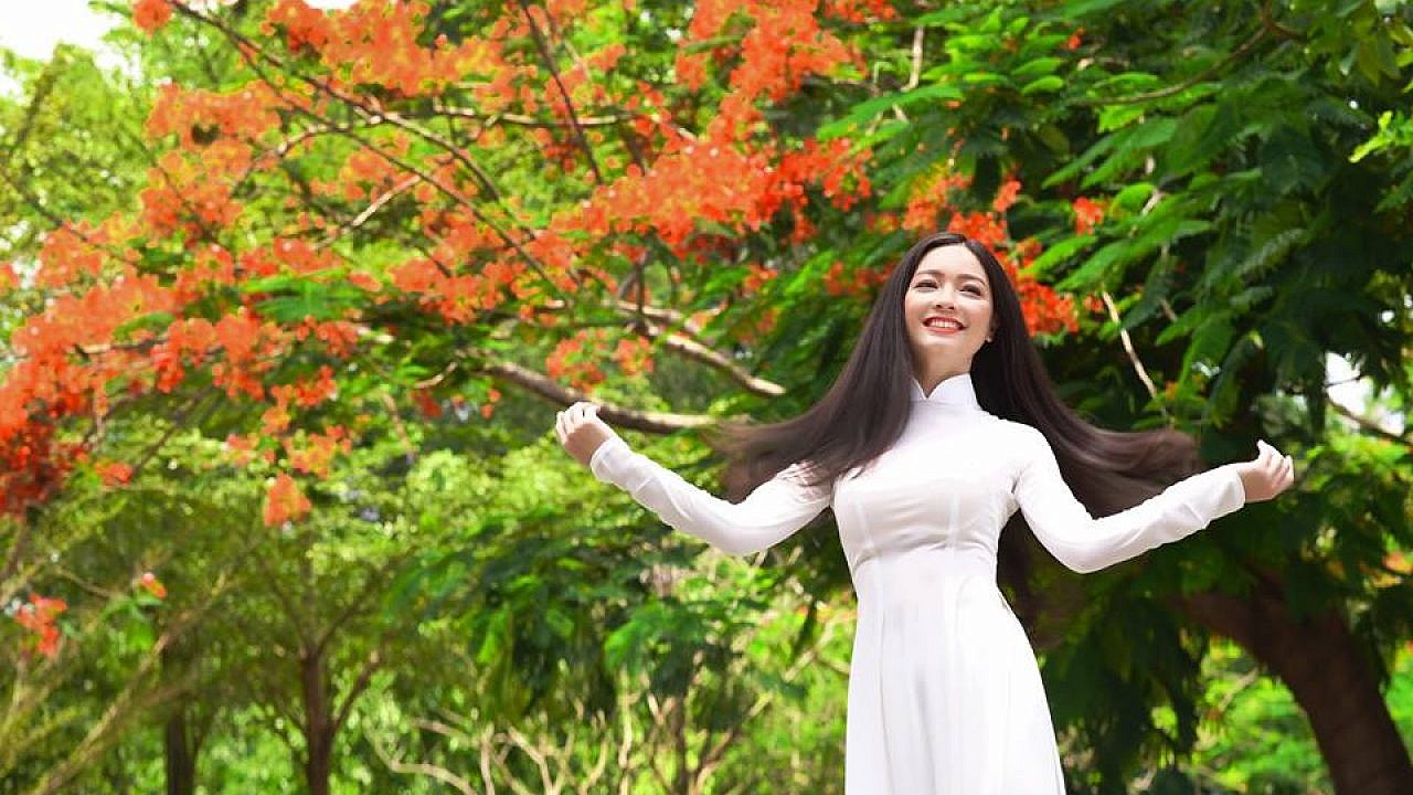 Cách pose dáng chụp kỷ yếu độc đáo