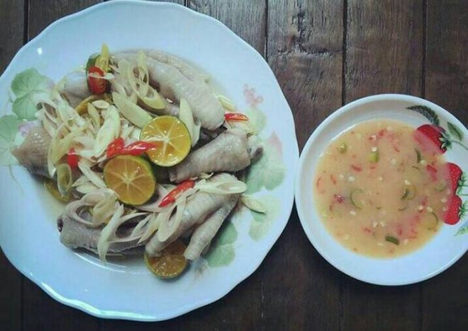 Cách làm muối chấm chân gà sả tắc ngon tại nhà
