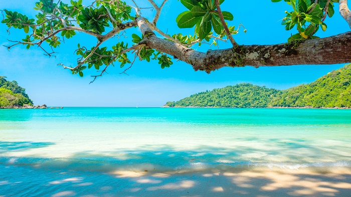 Thơ 2 câu về biển