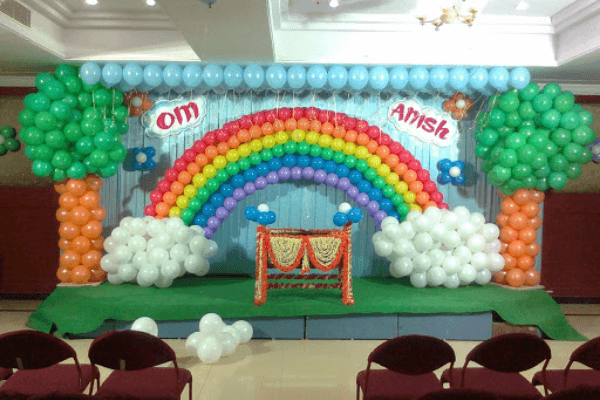 Phông nền quốc tế Thiếu nhi bóng bay hình cầu vồng