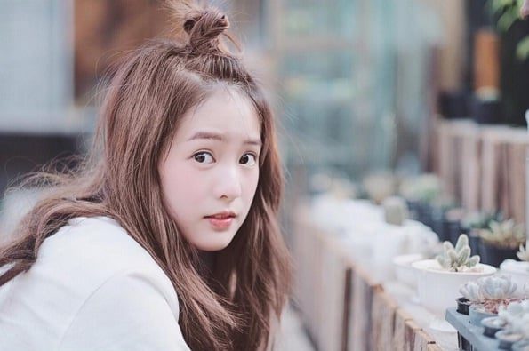 Cách buộc tóc củ tỏi