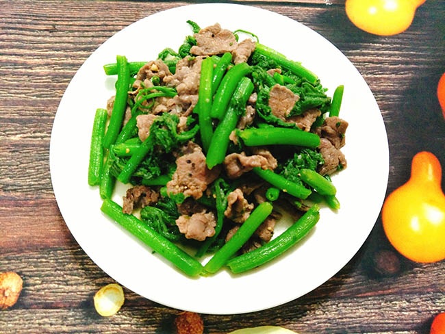 Rau bí xào thịt bò