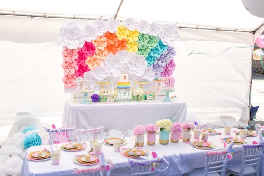 Cách trang trí tiệc 1/6 đơn giản cho trẻ nhỏ