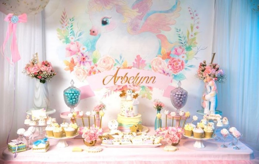 Cách trang trí 1/6 dễ thương cho các bé gái