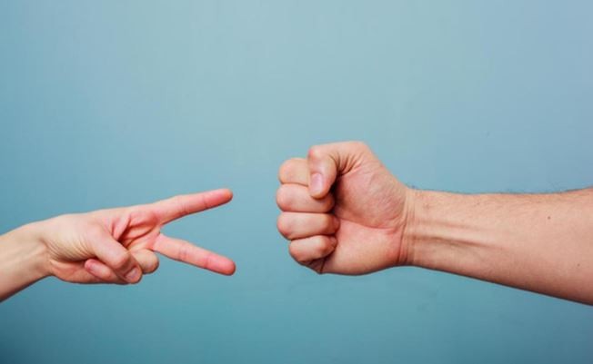 Trò chơi dân gian oẳn tù tì