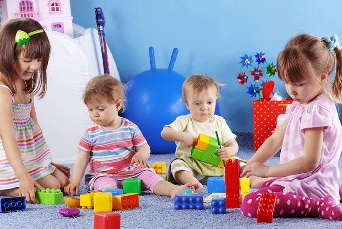 Cách chọn quà 1/6 cho trẻ mầm non theo độ tuổi