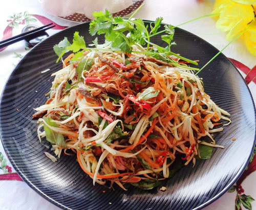 Nộm đu đủ cà rốt