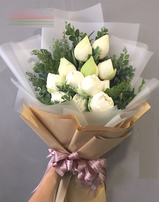 Cách bó hoa sen đẹp
