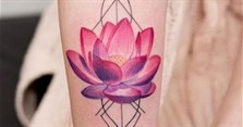Ý nghĩa hình xăm hoa sen? Những mẫu hình xăm hoa sen mini đẹp nhất