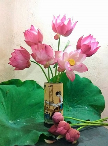 Mẫu cắm hoa sen đẹp và độc đáo Mẫu cắm hoa sen đẹp và độc đáo