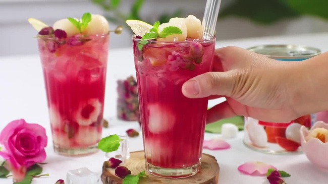 Cách làm trà vải hoa hồng đơn giản tại nhà