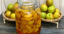 Cách ngâm đào để làm trà đào đảm bảo giòn ngon, lòng vàng
