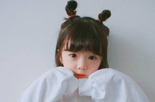 Những lưu ý khi buộc tóc cho bé gái