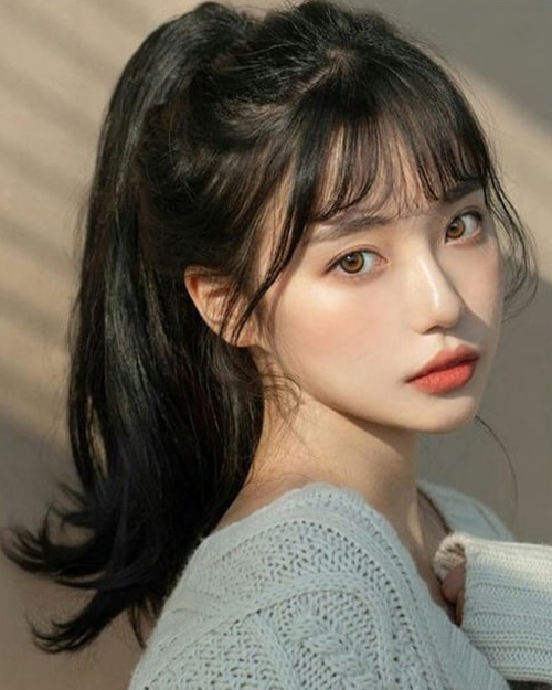 Tóc mái thưa buộc cao 1 Tóc mái thưa buộc cao 1