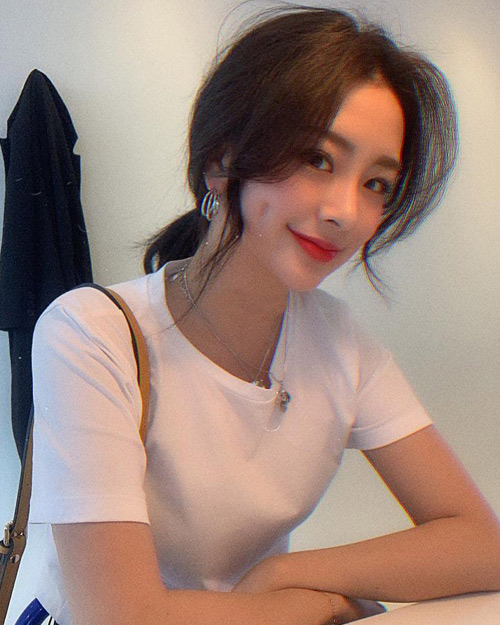 Kiểu mái dài Hàn Quốc buộc tóc 3 Kiểu mái dài Hàn Quốc buộc tóc 3