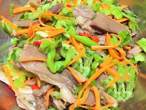 Nộm lưỡi heo dọc mùng