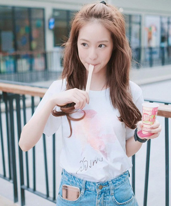 Tóc mái dài đẹp mắt, phù hợp với mọi gương mặt Tóc mái dài đẹp mắt, phù hợp với mọi gương mặt