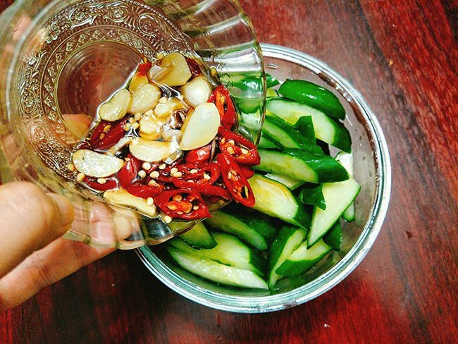 Làm dưa leo muối