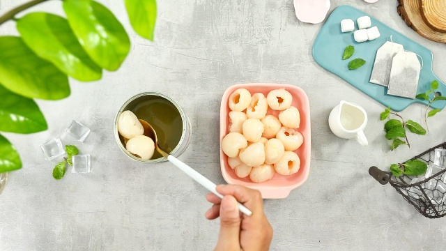 Cách làm trà thạch vải Highlands ngay tại nhà Cách làm trà thạch vải Highlands ngay tại nhà