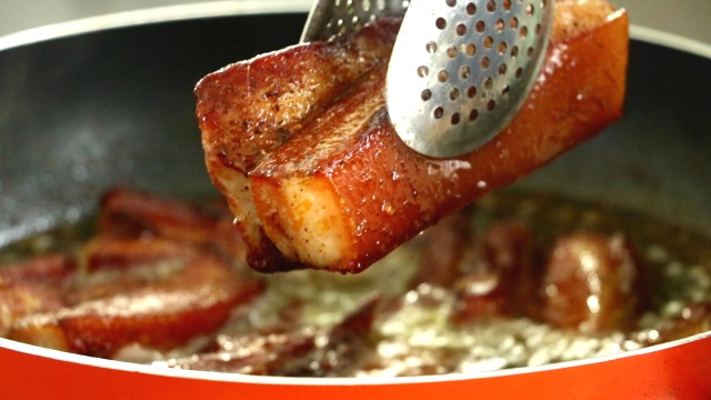 Cách làm thịt ba chỉ phơi một nắng thơm ngon Cách làm thịt ba chỉ phơi một nắng thơm ngon