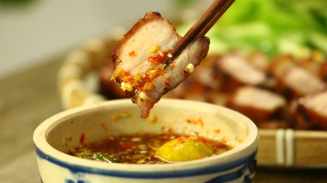 Cách làm thịt ba chỉ phơi một nắng thơm ngon Cách làm thịt ba chỉ phơi một nắng thơm ngon