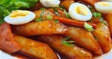 Cách làm tokbokki cay bằng bánh tráng đơn giản tại nhà