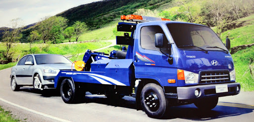 Giá dịch vụ gọi cứu hộ ô tô bao nhiêu?