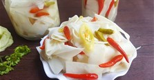 Cách muối măng chua cực ngon với tỏi ớt, để được lâu không bị váng