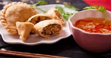 Cách pha nước chấm bánh gối ngon như ngoài hàng