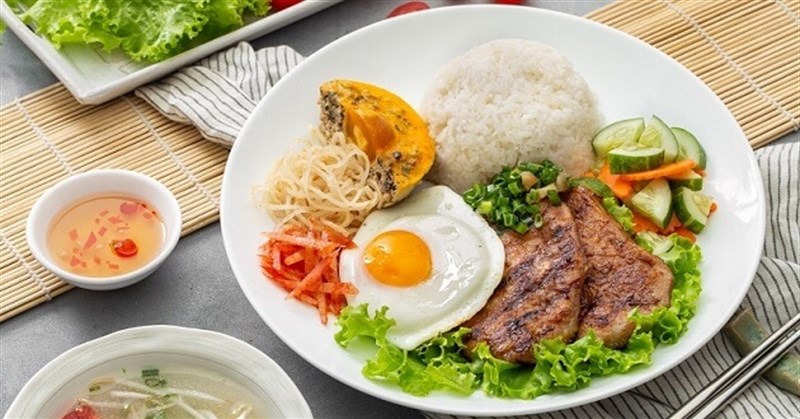 Top 10 quán cơm tấm "ăn là ghiền" tại Sài Gòn