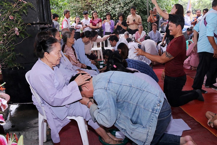 Hình ảnh mùa Vu Lan báo hiếu Hình ảnh mùa Vu Lan báo hiếu