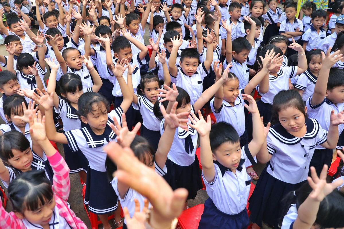 Ngày tựu trường là ngày mà học sinh và các thầy cô giáo cùng tề tựu tại trường học để chuẩn bị cho một năm học