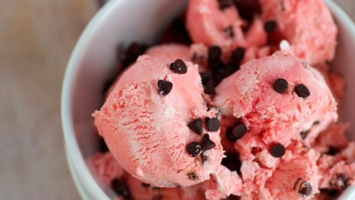 Cách làm kem dưa hấu với whipping cream