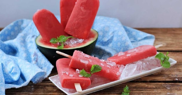 Cách làm kem dưa hấu với sữa ông Thọ