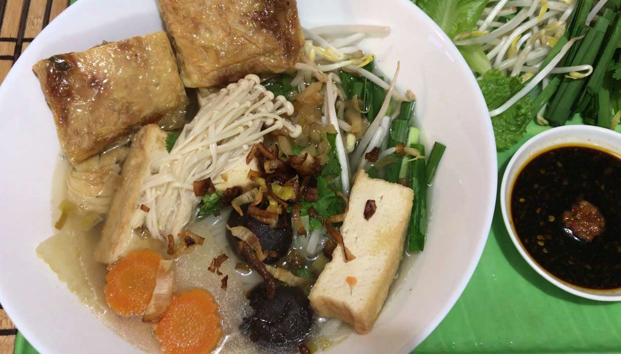 Thành phẩm món hủ tiếu chay thơm ngon, hấp dẫn Thành phẩm món hủ tiếu chay thơm ngon, hấp dẫn