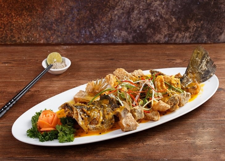 Cá chẽm sốt chanh dây Cá chẽm sốt chanh dây