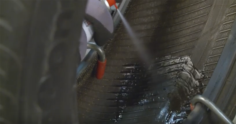 Cách vá lốp xe ô tô không săm